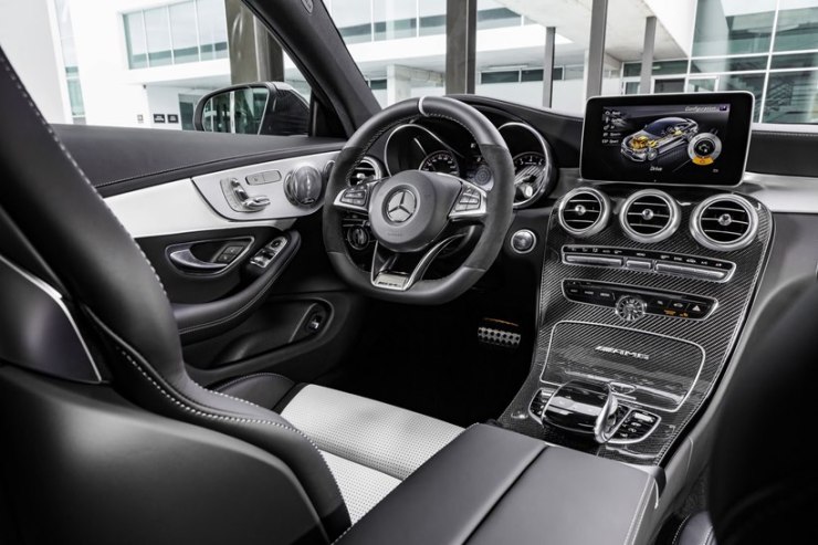 amg-c63s-25-interior-m